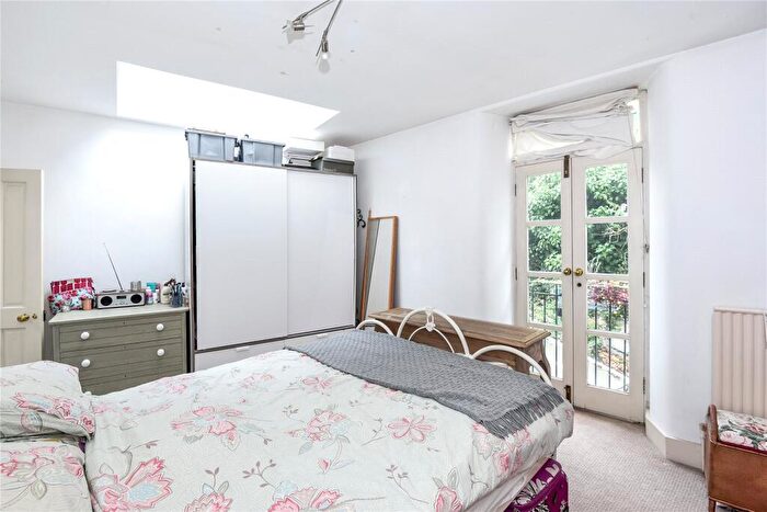 2 Bedroom House To Rent In Ambra Vale South, Bristol, Somerset, BS8