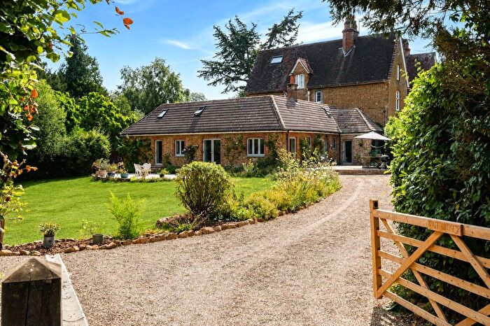 6 Bedroom Bungalow To Rent In Balchins Lane, Westcott, Dorking, Surrey, RH4