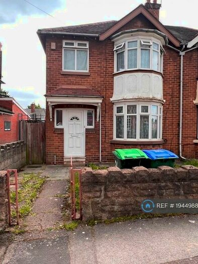 3 Bedroom Semi-Detached House To Rent In Oak Lane, West Bromwich, B70