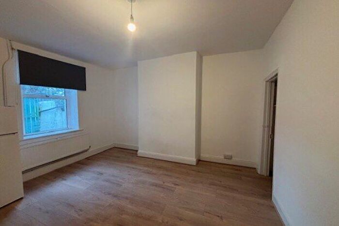 3 Bedroom Maisonette To Rent In Fishponds Road, Bristol, BS16