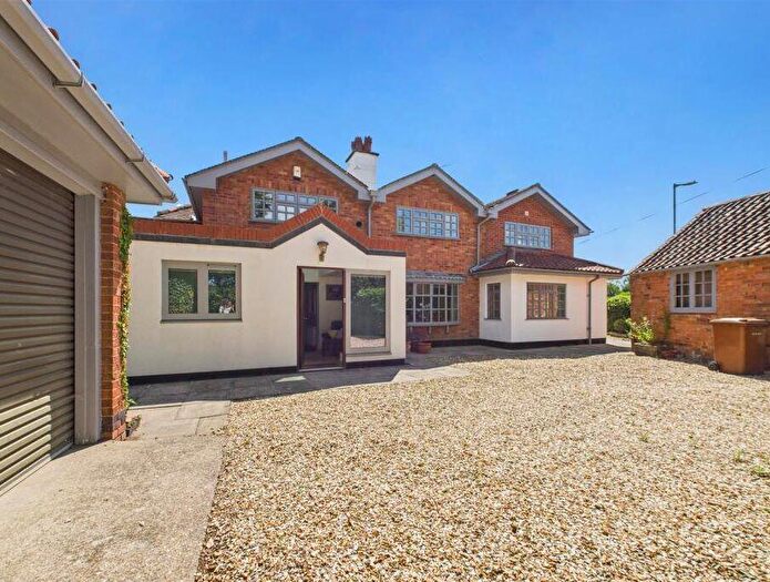 4 Bedroom Country House For Sale In Old Bothie, Broadgate Lane, Kelham, Newark, Notts, NG23