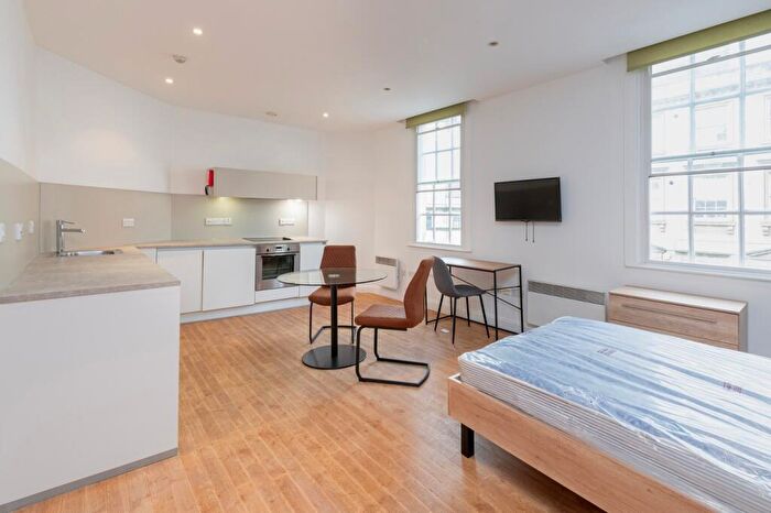 1 Bedroom Flat To Rent In Saint James's Parade, Bath, BA1