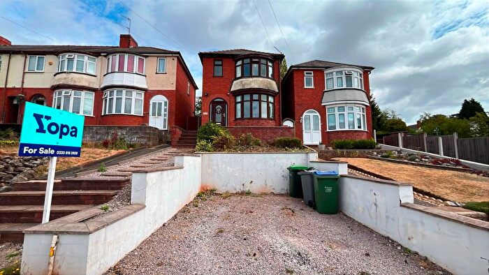 3 Bedroom Detached House For Sale In Corngreaves Road, Cradley Heath, B64