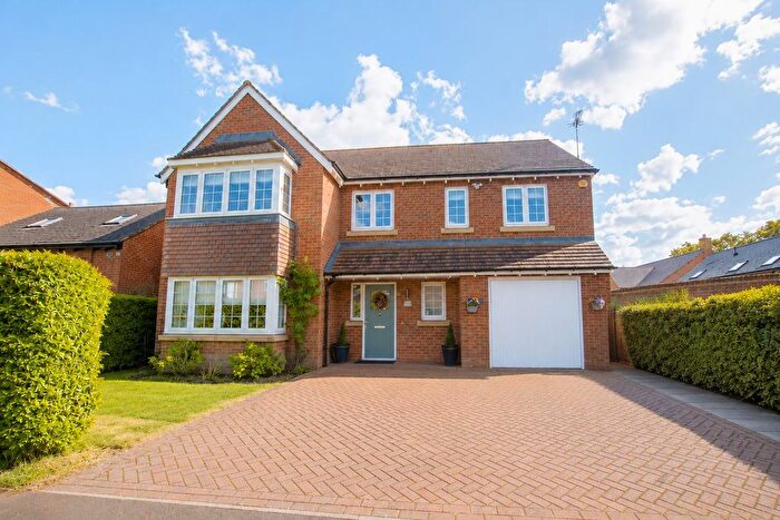 4 Bedroom Detached House For Sale In Dewberry Road, Tidbury Green, Solihull, B90