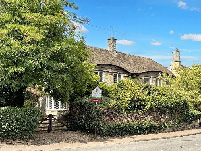 3 Bedroom Detached House For Sale In The Street, Acton Turville, GL9