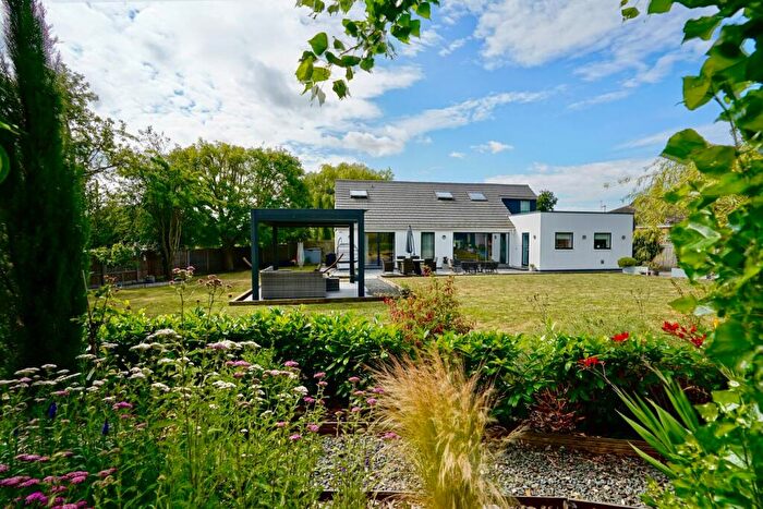 4 Bedroom Chalet For Sale In Charles Drive, Hartford, Huntingdon, PE29