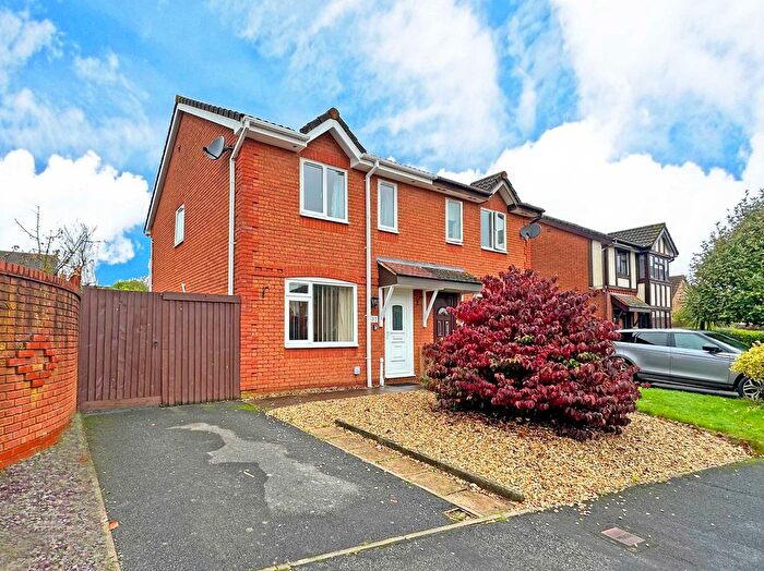 3 Bedroom Semi-Detached House For Sale In Oak Close, Exminster, Exeter, EX6