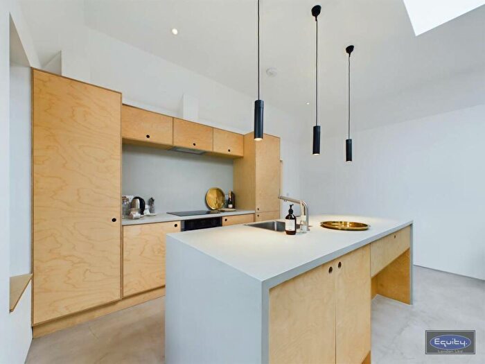 1 Bedroom Ground Maisonette To Rent In Whittington Road, Bounds Green, London, N22