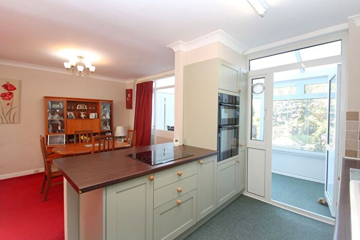 3 Bedroom End Terrace House For Sale In Holly Gardens, Milford-On-Sea, SO41