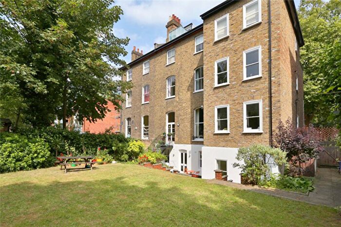 2 Bedroom Apartment To Rent In Highbury New Park, Islington, London, N5