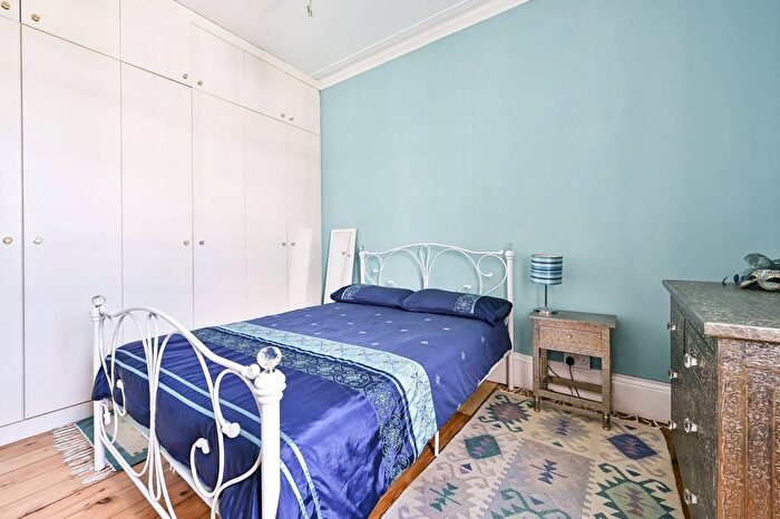 1 Bedroom Flat To Rent In Avonmore Road, West Kensington, London, W14