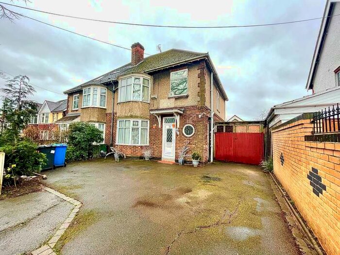 4 Bedroom Semi-Detached House To Rent In Warwick Avenue, Derby, DE23