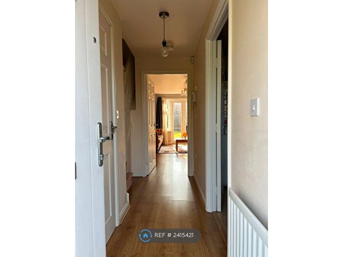 3 Bedroom Semi-Detached House To Rent In Wharf Lane, Solihull, B91