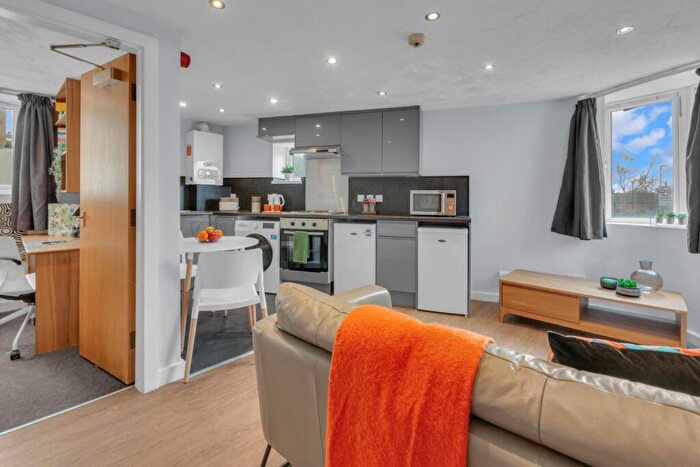 1 Bedroom Flat To Rent In Woodsley Road, Leeds, LS3