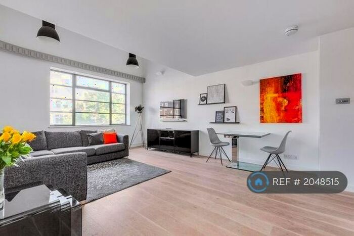 3 Bedroom Flat To Rent In Foyer Apartments, London, SW12
