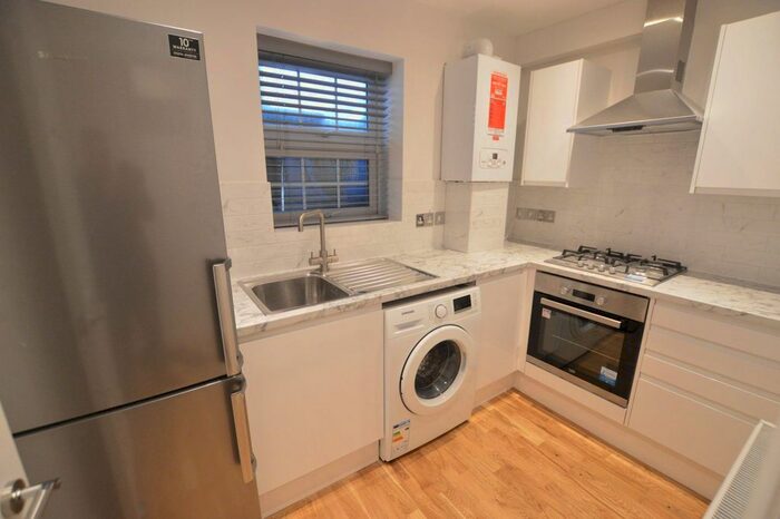Studio To Rent In High Road, Chadwell Heath RM6