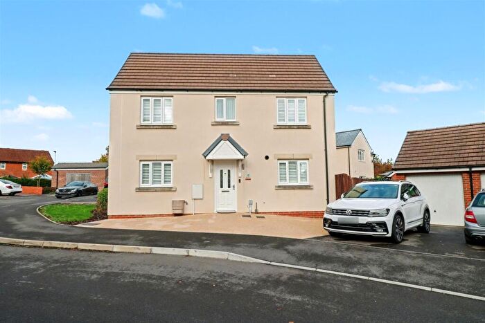 3 Bedroom Detached House For Sale In Pheasant Drive, Trowbridge, BA14