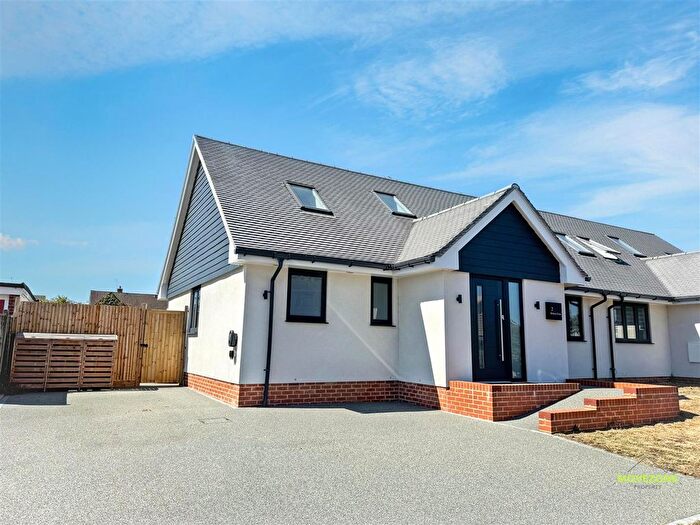 3 Bedroom Property For Sale In Britten Close, Tonbridge, TN10