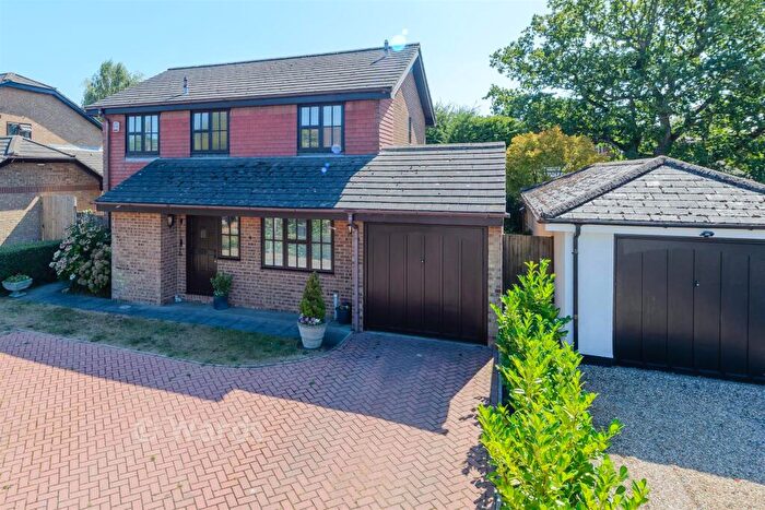 3 Bedroom Detached House For Sale In Mill Lane, Blue Bell Hill, Chatham, Kent, ME5