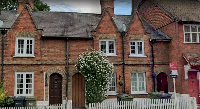 1 Bedroom House To Rent In Portsmouth Road, Guildford, GU2