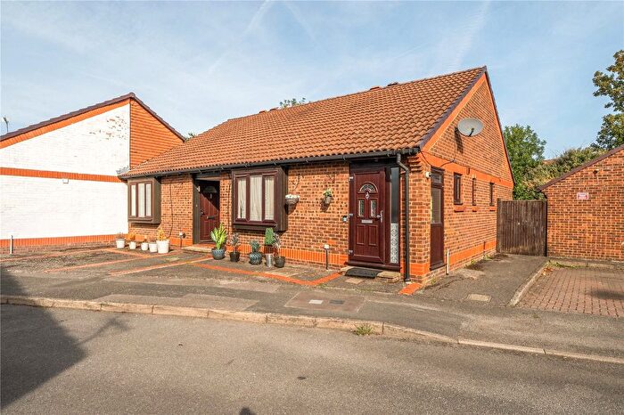 2 Bedroom Bungalow For Sale In Cobb Close, Datchet, Slough, SL3