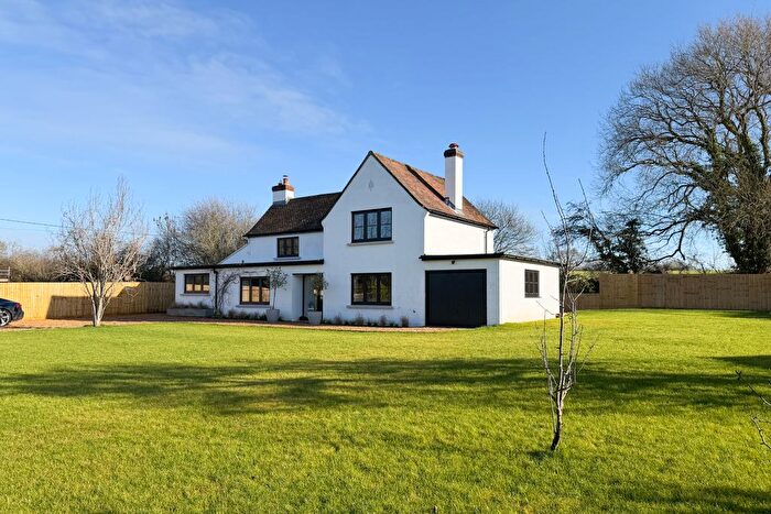 5 Bedroom Detached House For Sale In Oakley, Oakley, Buckinghamshire, Buckinghamshire, HP18