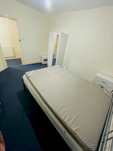 1 Bedroom Flat To Rent In Rye Lane, London, SE15