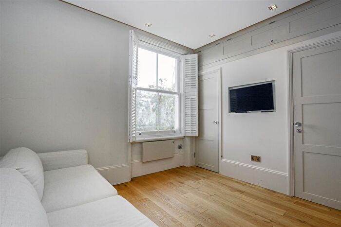 1 Bedroom Flat To Rent In Earl's Court Square, London, SW5