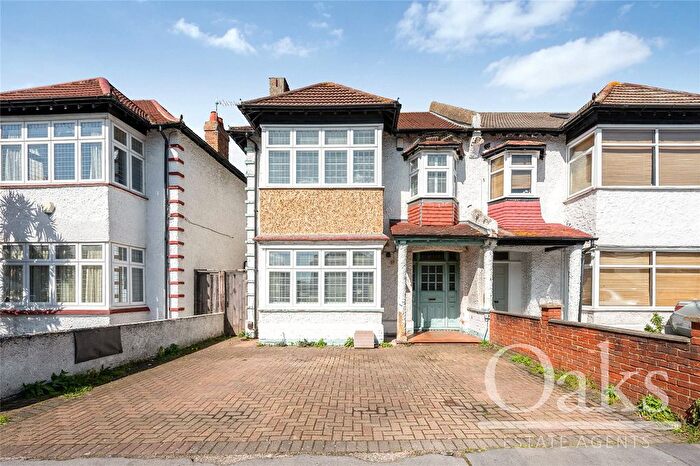 4 Bedroom Semi Detached House For Sale In Warwick Road, Thornton Heath, CR7