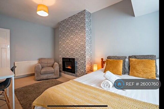 3 Bedroom Flat To Rent In Swinley Gardens, Newcastle Upon Tyne, NE15