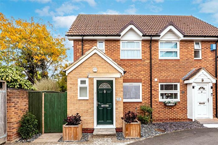 2 Bedroom Semi-Detached House For Sale In Derwent Avenue, Didcot, Oxfordshire, OX11