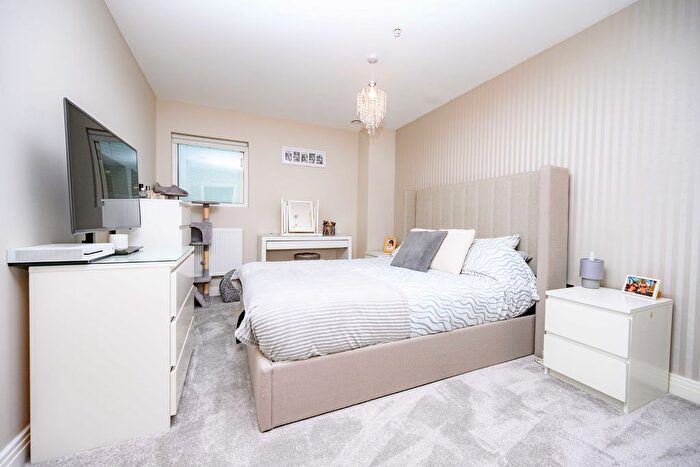 2 Bedroom Flat For Sale In Liberty House, Bessemer Road, Welwyn Garden City, AL7