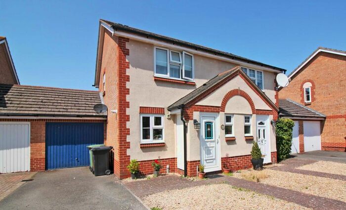 2 Bedroom Semi-Detached House To Rent In Weycroft, Didcot, OX11