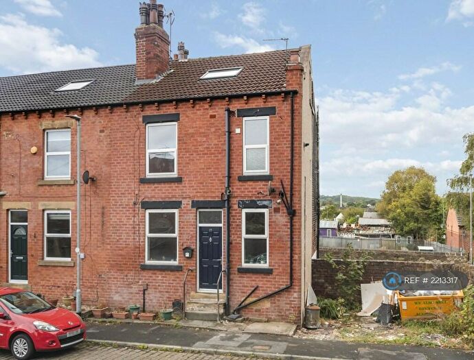 2 Bedroom Terraced House To Rent In Church Hill Mount, Stanningley, Pudsey, LS28