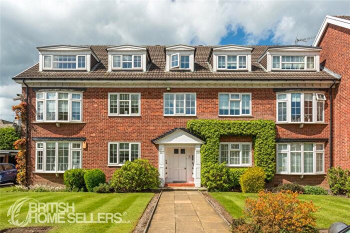 2 Bedroom Apartment For Sale In Cavendish Mews, Leeds, West Yorkshire, LS17