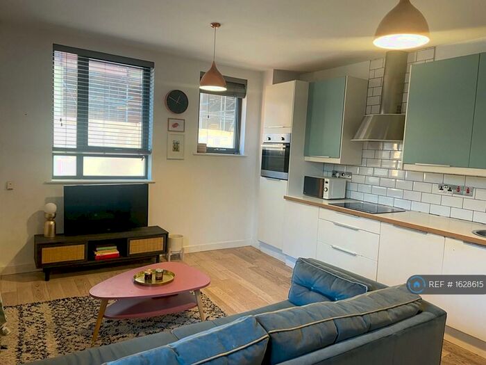 2 Bedroom Flat To Rent In Blantyre Street, Manchester, M15