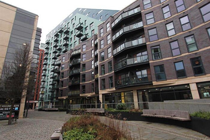 2 Bedroom Flat To Rent In Brewery Wharf, Waterloo Street, LS10