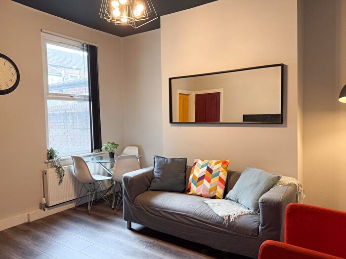 3 Bedroom Terraced House To Rent In Sutcliffe Street, L6