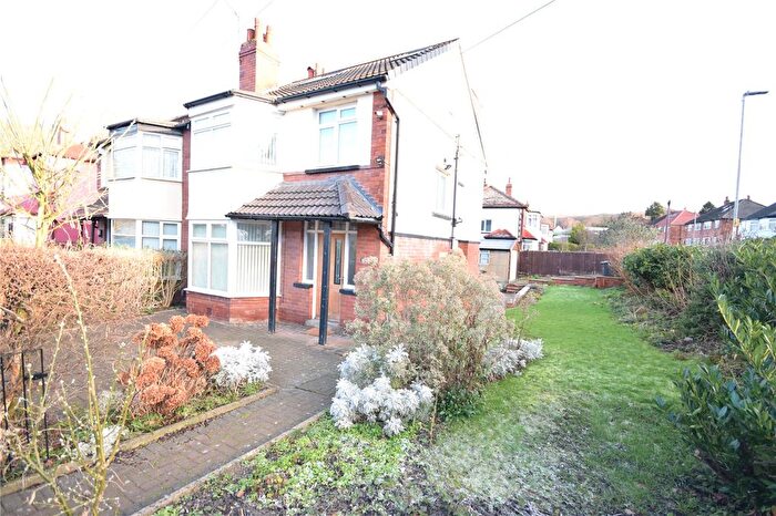 5 Bedroom Semi-Detached House To Rent In Well House Road, Leeds, West Yorkshire, LS8