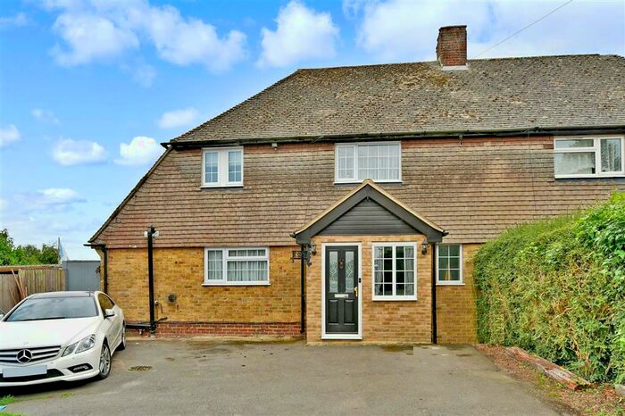 2 Bedroom Semi-Detached House For Sale In Mattison Place, Wormshill, Sittingbourne, Kent, ME9