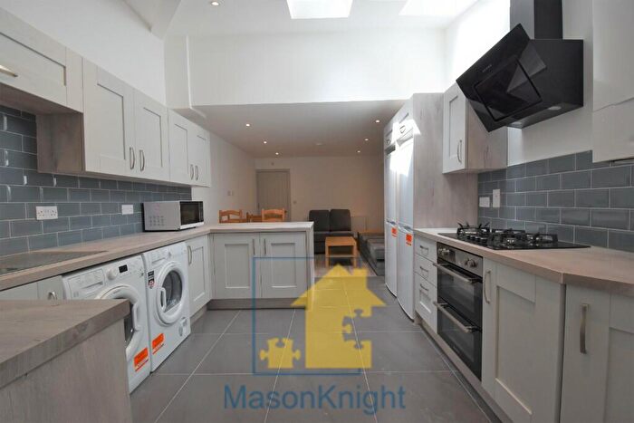 6 Bedroom Terraced House To Rent In Florence Buildings, Birmingham, B29