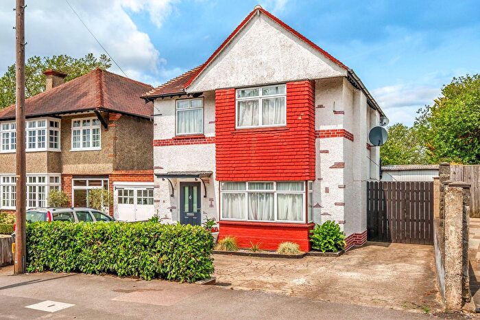 4 Bedroom Detached House For Sale In West Hill, Epsom, KT19