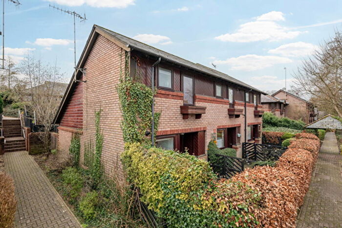 1 Bedroom End Of Terrace House For Sale In Gossoms Ryde, Berkhamsted, HP4