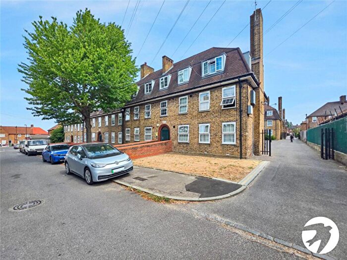 2 Bedroom Flat To Rent In Wingrove Road, London, SE6