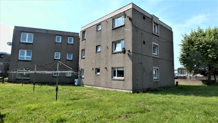 3 Bedroom Flat To Rent In Drinnies Crescent, Dyce, Aberdeen AB21