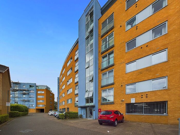 2 Bedroom Flat To Rent In Tideslea Path, London, Greater London, SE28