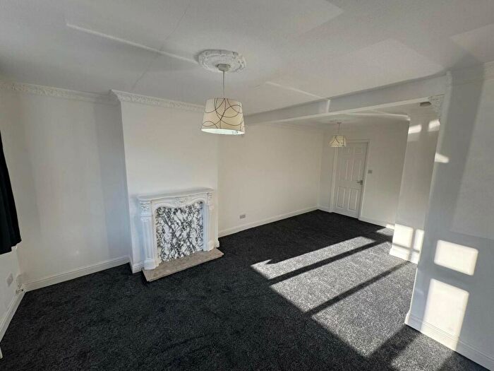 2 Bedroom House To Rent In Archway, Harold Hill, RM3