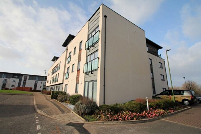 3 Bedroom Flat To Rent In Burnbrae Drive, East Craigs, Edinburgh, EH12
