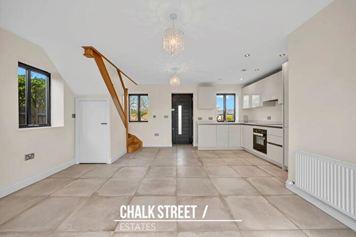 1 Bedroom Detached House For Sale In Kemps Farm, Dennises Lane, South Ockendon, RM15