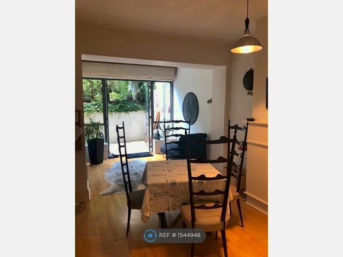 2 Bedroom Flat To Rent In Hammersmith Grove, London, W6